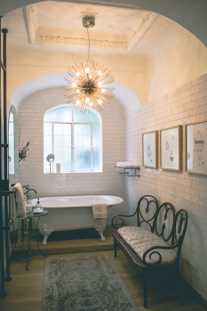 Bathroom Room With Pendant Lamp And Area Rug